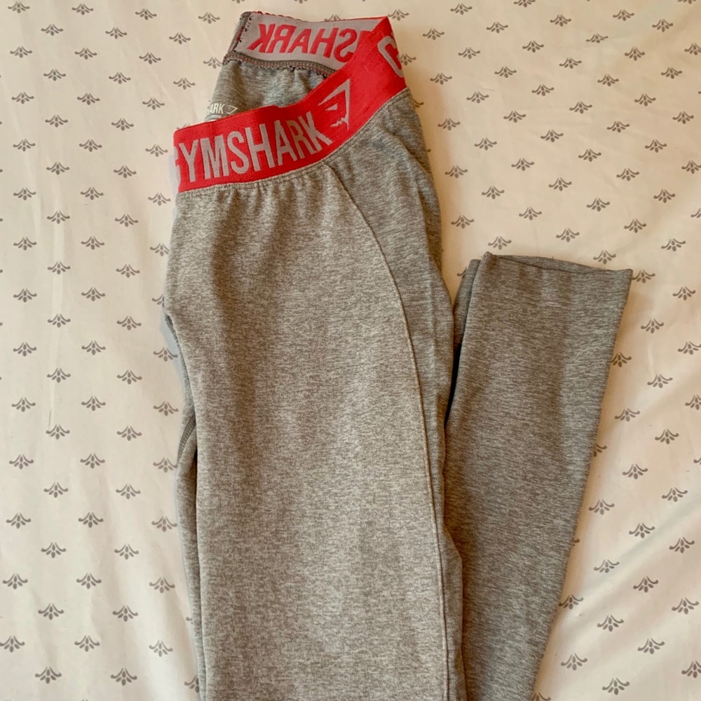 Gymshark OG flex leggings— light gray/pink band